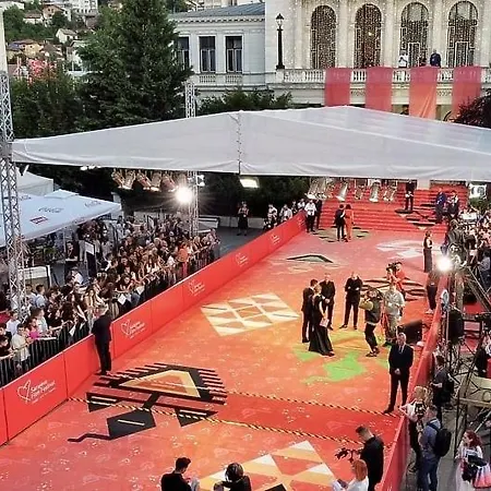 A In The Heart Of Ferhadija - Parking Available Daire *