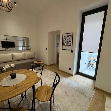 Appartement A In The Heart Of Ferhadija - Parking Available *