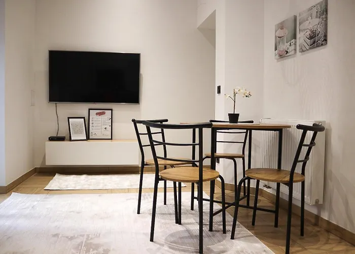 Lejlighed A In The Heart Of Ferhadija - Parking Available *