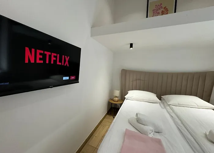 Lejlighed A In The Heart Of Ferhadija - Parking Available Sarajevo